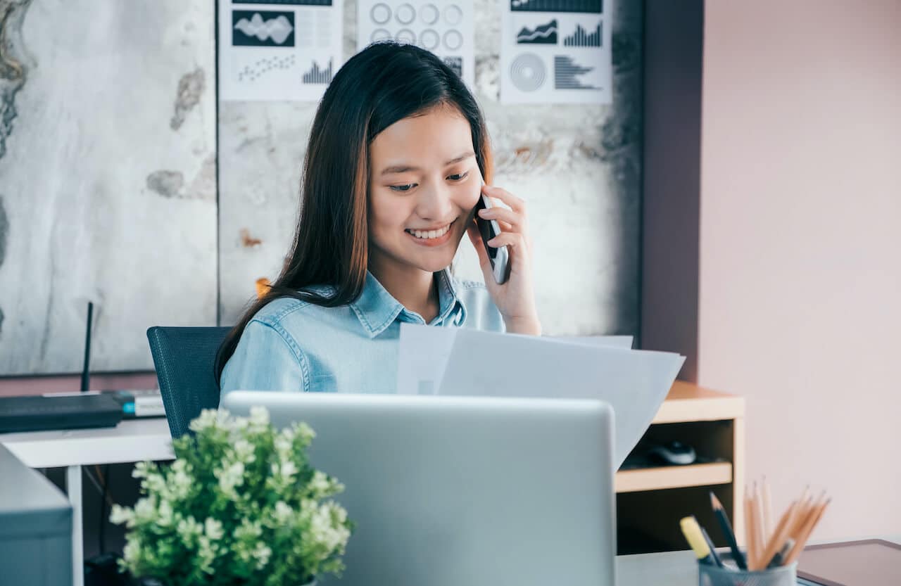Phone Etiquette for Customer Service: 6 Golden Rules