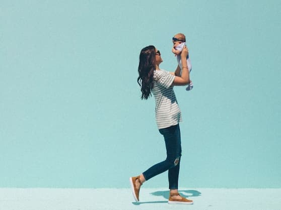 How to Become a Mompreneur: 10 Business Ideas for Moms